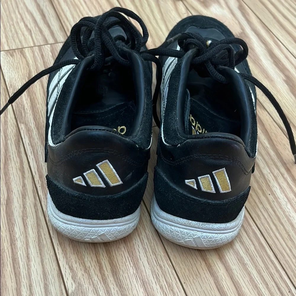 Adidas Black and White Athletic Shoes with Classic Design - Picture 5 of 5